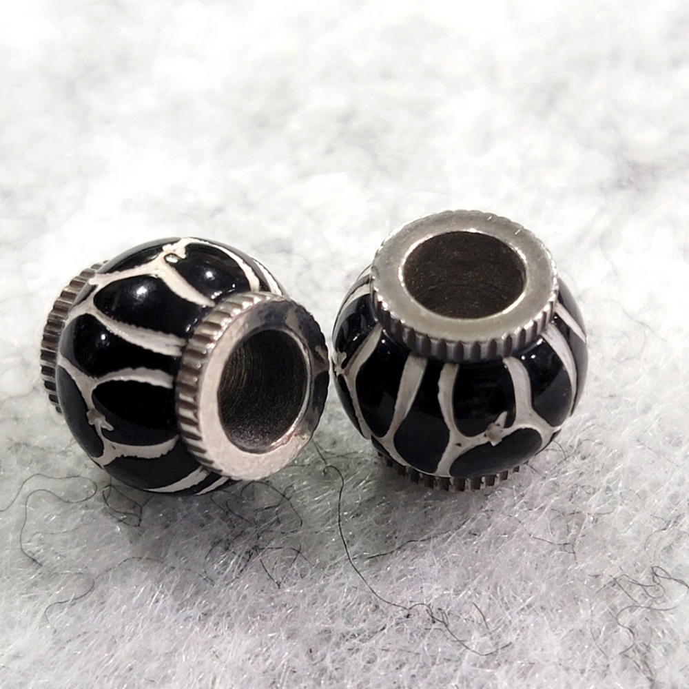 BRIGHTON, SPACERS/BEADS, CHARM -BLACK & WHITE GIRAFFE DESIGN